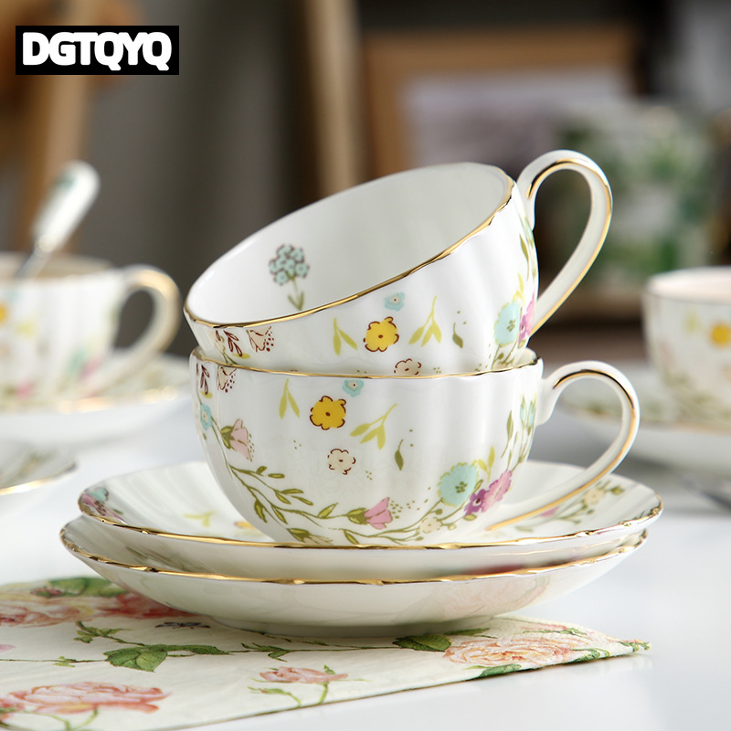 Coffee Tea Pictures - 2 stuks vintage bloemen keramische koffiekop
