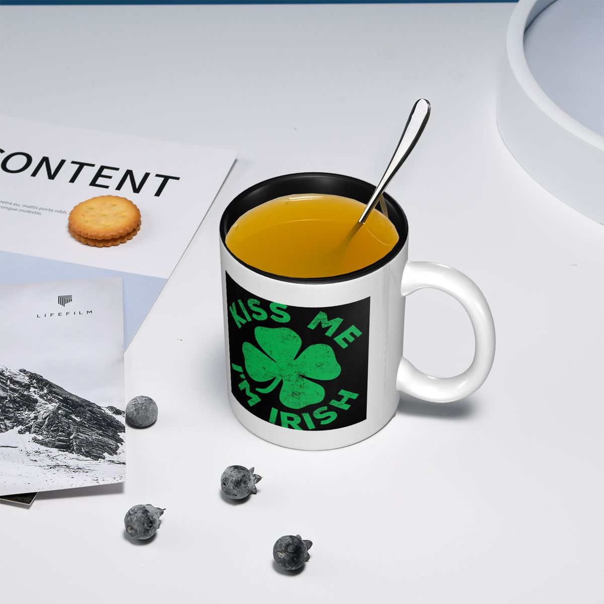 Kus me, ik ben Iers mok grappi - Coffee Tea With Me recensie en prijs
